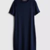 Vestido mini tipo t-shirt justo com canelado