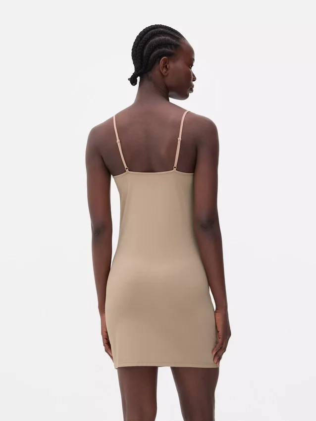 Vestido modelador tipo cami